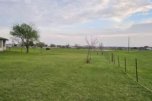 16 Brenda Ln, Round Rock, TX 78665 - Photo 2