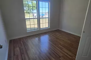1019 San Jacinto St, Lockhart, TX 78644 - Photo 12