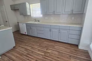 1019 San Jacinto St, Lockhart, TX 78644 - Photo 6