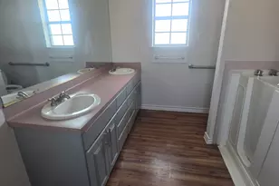 1019 San Jacinto St, Lockhart, TX 78644 - Photo 18