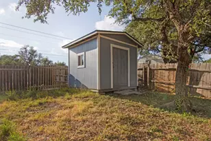 915 Tanglewood Dr, Leander, TX 78641 - Photo 34