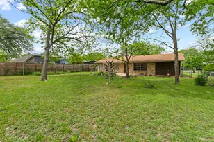 8301 Polar Dr, Austin, TX 78757 - Photo 30