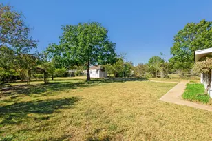 203 Broadmoor Dr, Fredericksburg, TX 78624 - Photo 24