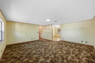 203 Broadmoor Dr, Fredericksburg, TX 78624 - Photo 6