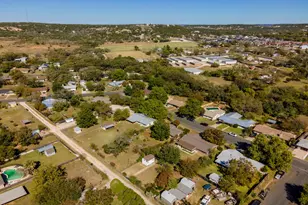 203 Broadmoor Dr, Fredericksburg, TX 78624 - Photo 34