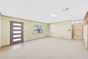 203 Broadmoor Dr, Fredericksburg, TX 78624 - Photo 4