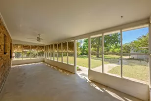 203 Broadmoor Dr, Fredericksburg, TX 78624 - Photo 22