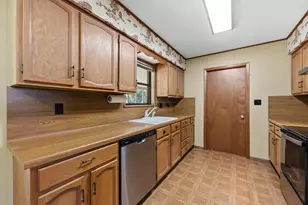 203 Broadmoor Dr, Fredericksburg, TX 78624 - Photo 10