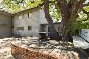 803 W 28th St, Austin, TX 78705 - Photo 8