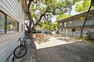 803 W 28th St, Austin, TX 78705 - Photo 14
