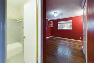803 W 28th St, Austin, TX 78705 - Photo 10