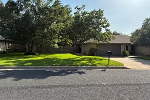 203 Oakwood Dr, Georgetown, TX 78628 - Photo 26