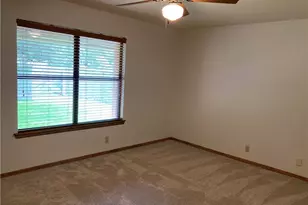 203 Oakwood Dr, Georgetown, TX 78628 - Photo 16