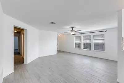 133 Sylvan Street, Hutto, TX 78634 - Photo 2