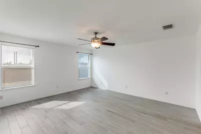 133 Sylvan Street, Hutto, TX 78634 - Photo 10