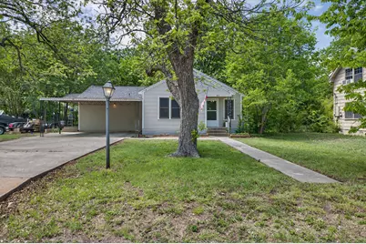 621 S Main Street, Lockhart, TX 78644 - Photo 1