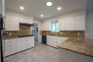 2902 Silverleaf Dr, Austin, TX 78757 - Photo 8