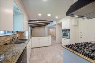 2902 Silverleaf Dr, Austin, TX 78757 - Photo 10