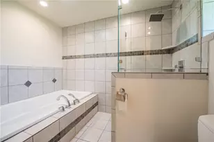 2902 Silverleaf Dr, Austin, TX 78757 - Photo 18