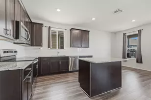 201 Katie Elder Dr, Jarrell, TX 76537 - Photo 4