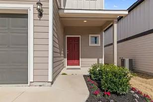 201 Katie Elder Dr, Jarrell, TX 76537 - Photo 2