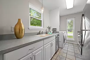 1601 Faro Dr, Austin, TX 78741 - Photo 10