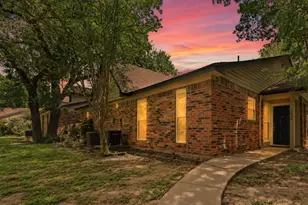 1601 Faro Dr, Austin, TX 78741 - Photo 2