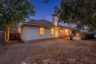 906 Hollow Trail Ct, Round Rock, TX 78664 - Photo 2