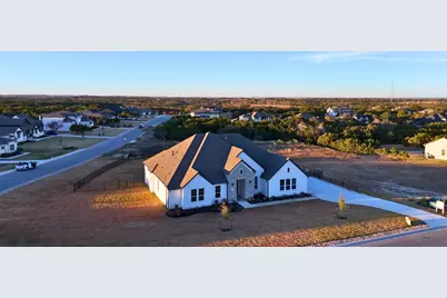 204 Rusty Colt, Liberty Hill, TX 78642 - Photo 2