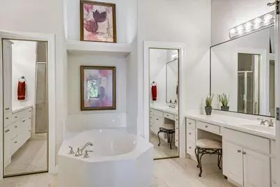1817 Kingfisher Ridge Cove, Lago Vista, TX 78645 - Photo 16