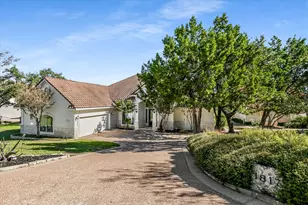 1817 Kingfisher Ridge Cove, Lago Vista, TX 78645 - Photo 34