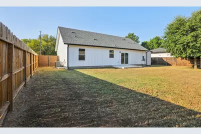 412 Persimmon Street, Bastrop, TX 78602 - Photo 2