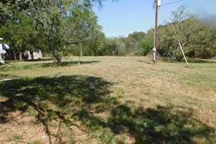 136 Bullfrog Holler Rd, Dale, TX 78616 - Photo 4