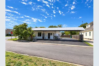 400 W 2nd Street, Taylor, TX 76574 - Photo 10