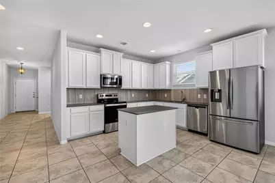 324 E Broade Street, Leander, TX 78641 - Photo 4