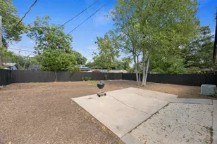 1418 Larkwood Dr, Austin, TX 78723 - Photo 26
