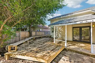 605 Hawthorne Ln, Round Rock, TX 78664 - Photo 36