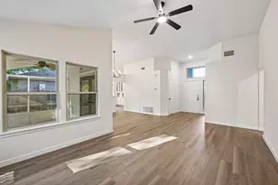 605 Hawthorne Ln, Round Rock, TX 78664 - Photo 10