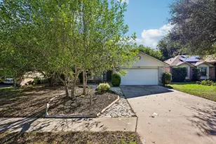605 Hawthorne Ln, Round Rock, TX 78664 - Photo 4