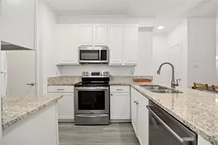 806 W 24th St, Austin, TX 78705 - Photo 6