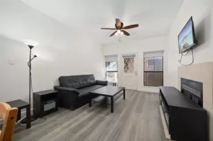 806 W 24th St, Austin, TX 78705 - Photo 4