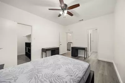 806 W 24th Street #213, Austin, TX 78705 - Photo 12