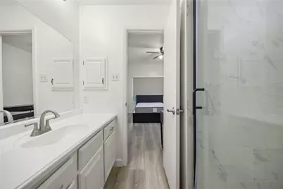 806 W 24th Street #213, Austin, TX 78705 - Photo 16