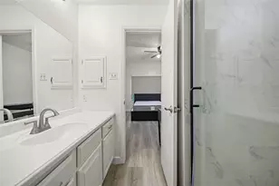 806 W 24th St, Austin, TX 78705 - Photo 16