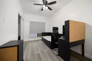 806 W 24th St, Austin, TX 78705 - Photo 18