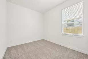 13709 Ryan Range Ln, Elgin, TX 78621 - Photo 6