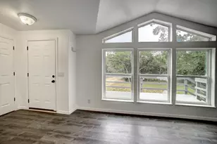 127 Serenity Dr, Bastrop, TX 78602 - Photo 6