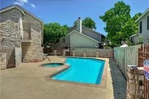 512 Eberhart Ln, Austin, TX 78745 - Photo 18