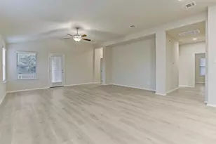 3902 Crockett Ave, Lago Vista, TX 78645 - Photo 6