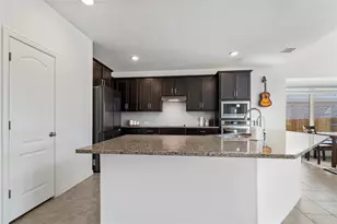 631 Breeze Hollow Ln, Georgetown, TX 78628 - Photo 16